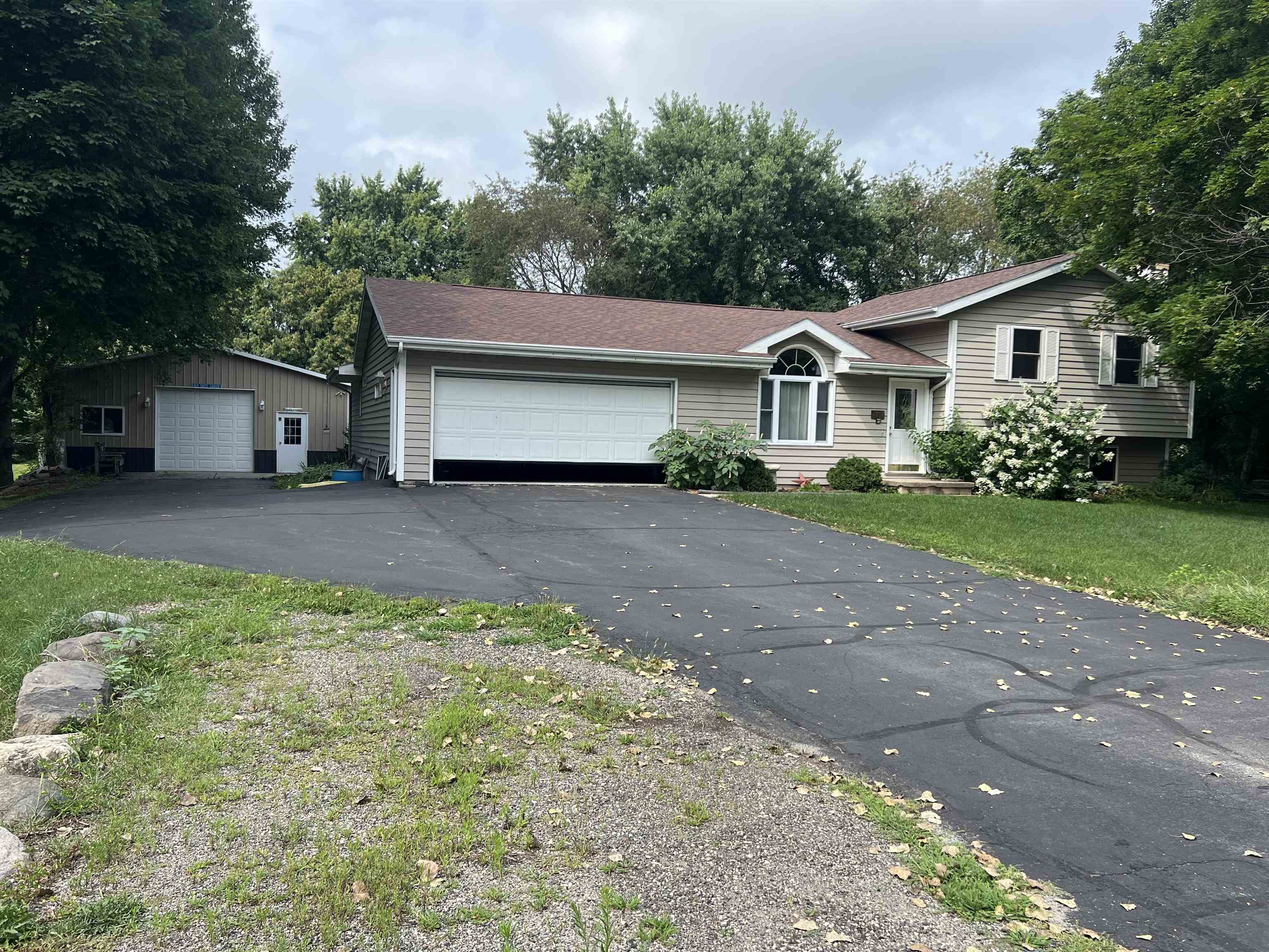 Carter St, Oregon, WI 53575