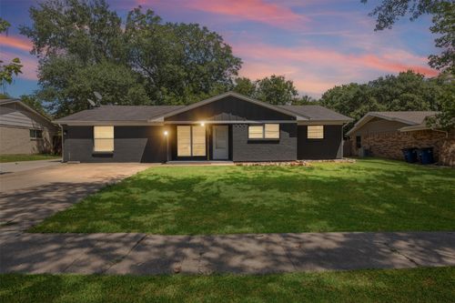 2410 Linda Dr, Ennis, TX, 75119-7612 | Card Image