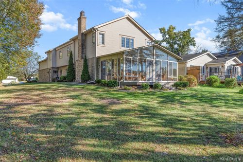 6125 Mabley Hill Rd, Fenton, MI, 48430-9403 | Card Image