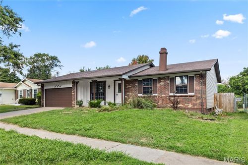 763 Mediterranean Dr, Florissant, MO, 63031-1411 | Card Image