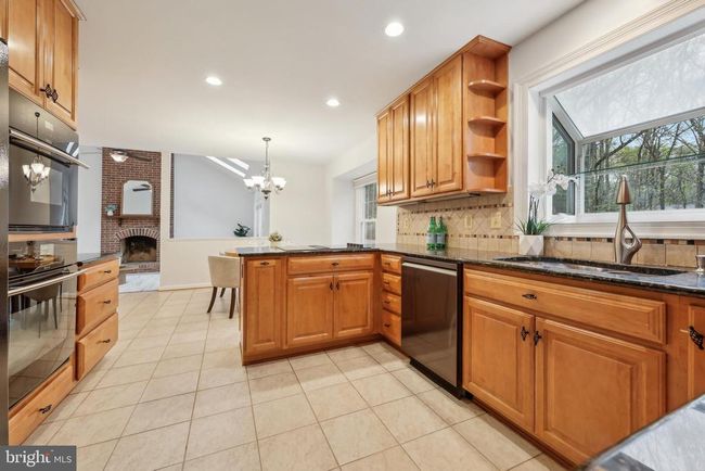 2912 Oakton Ridge Cir, House other with 5 bedrooms, 4 bathrooms and null parking in OAKTON VA | Image 13