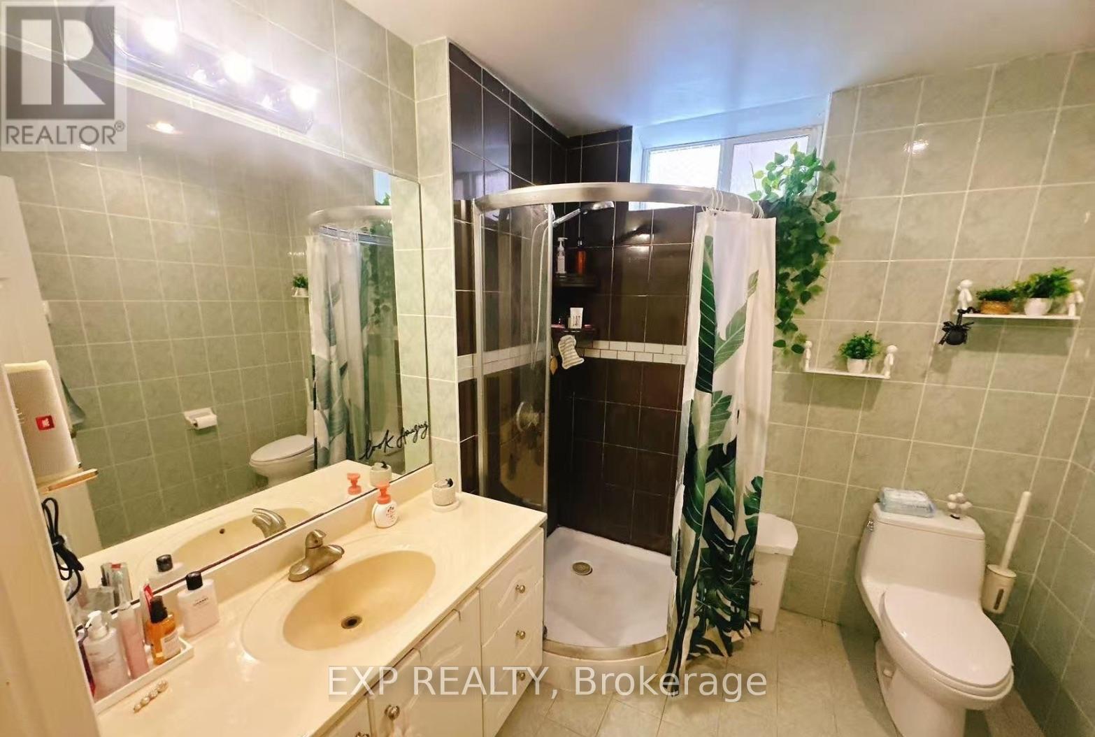 Residential Lease in Toronto (Newtonbrook East) 3