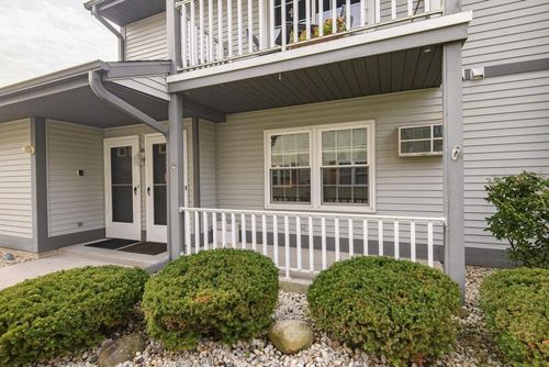 d-810 Rockingham Court, West Bend, WI, 53090 | Card Image