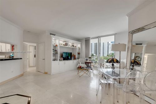 apt-500-888 Brickell Key Dr, Miami, FL, 33131-2604 | Card Image