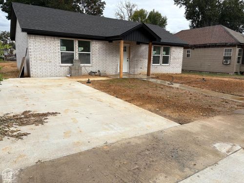 305 Gum Ave, Trumann, AR, 72472-3104 | Card Image