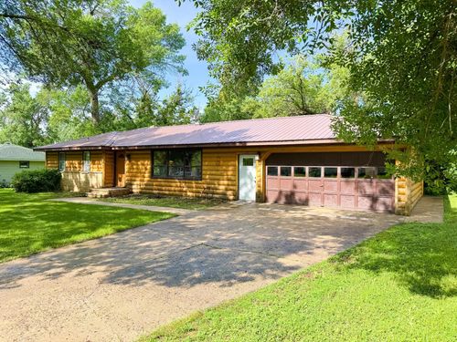 210 7th Ave Se, Elbow Lake, MN, 56531-4533 | Card Image