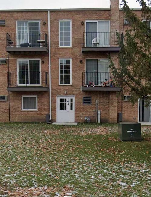 apt-340-143 W Elk Trl, Carol Stream, IL, 60188-9324 | Card Image