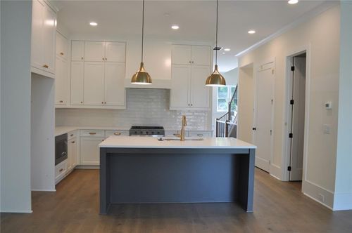 253 White St Nw, Marietta, GA, 30060-1057 | Card Image