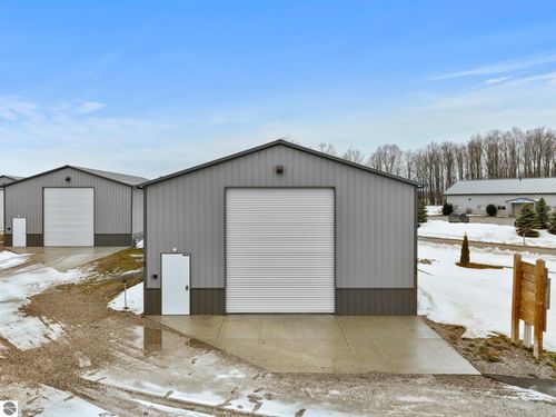 2790 Lynx Ln, Kingsley, MI, 49649-9528 | Card Image