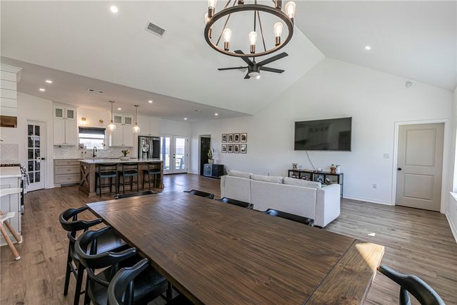 1973 Jackson Ln, House other with 3 bedrooms, 2 bathrooms and 2 parking in China Spring TX | Image 13