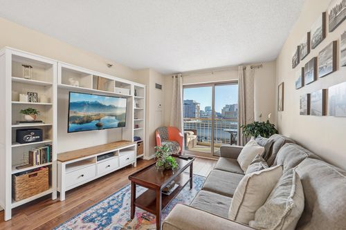 1221-401 S 1st St, Minneapolis, MN, 55401-2568 | Card Image