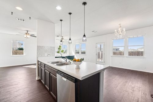 288 Triumph Rd, Buda, TX, 78610-3076 | Card Image