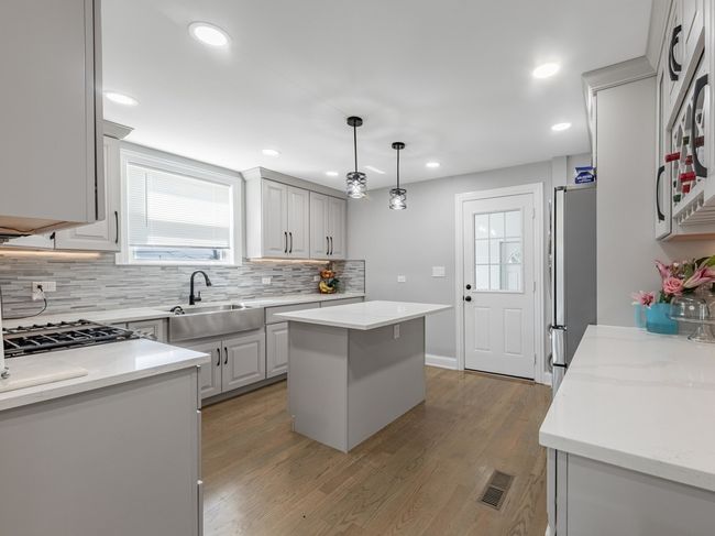 At the heart of the home lies a chef's dream kitch | Image 23