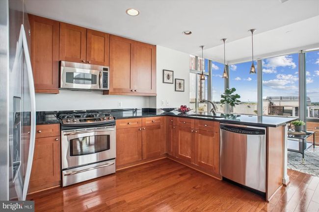 UNIT-805 - 11990 Market St, Condo with 3 bedrooms, 2 bathrooms and null parking in RESTON VA | Image 12
