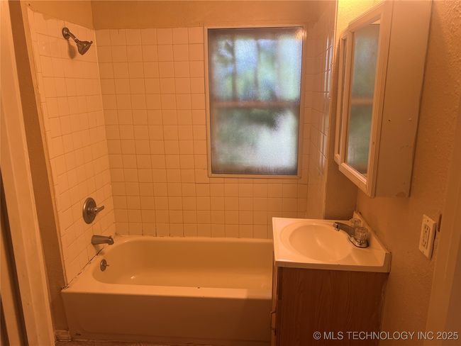 B - 222 Shawnee St, Home with 2 bedrooms, 1 bathrooms and null parking in Tahlequah OK | Image 12