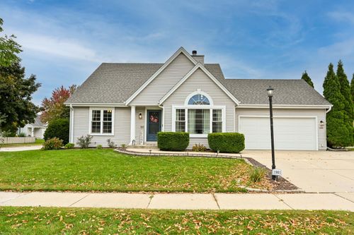 1901 Penhurst Way, WAUKESHA, WI, 53186-1209 | Card Image