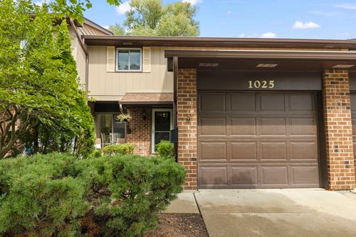 1025 Loughborough Ct, Wheaton, IL, 60189-7612 | Card Image