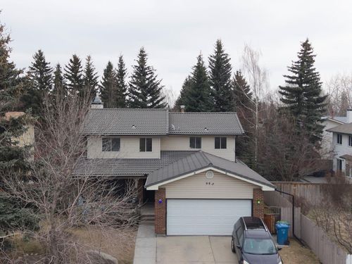 983 Woodbine Blvd Sw, Calgary, AB, T2W4A7 | Card Image