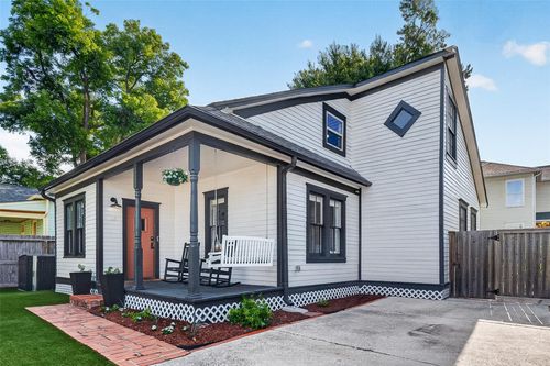 904 Arlington St, Houston, TX, 77008-7046 | Card Image