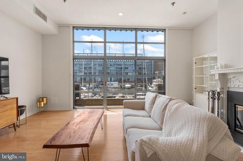 apt-104-7 N Columbus Blvd, PHILADELPHIA, PA, 19106-1450 | Card Image