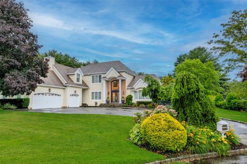 56 Sage Hollow Ct, Dix Hills, NY, 11746-5649 | Card Image