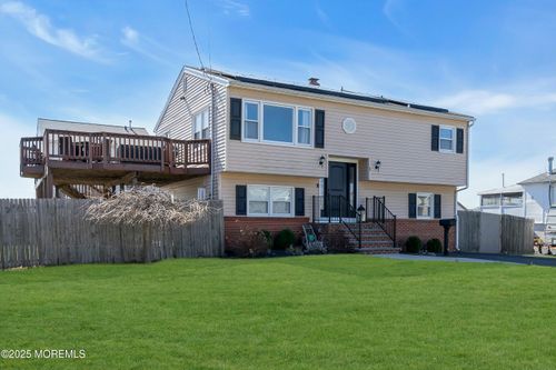 1 Pinehurst Ave, Port Monmouth, NJ, 07758-1410 | Card Image