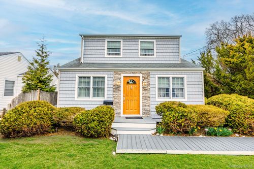 39 Bayview Ave, Islip, NY, 11751 | Card Image