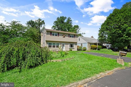 592 Claymont Ave, LANGHORNE, PA, 19047-7502 | Card Image