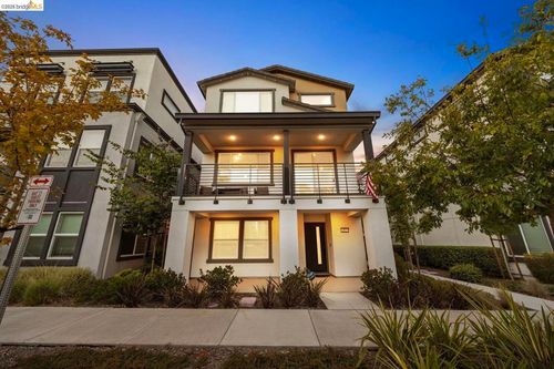 2825 Crusader St, Alameda, CA, 94501-7879 | Card Image