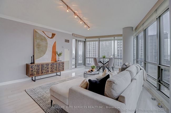 703 - 5 Mariner Terr, Condo with 3 bedrooms, 2 bathrooms and 1 parking in Toronto ON | Image 10