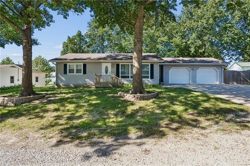 412 S Cedar St, Gallatin, MO, 64640-1286 | Card Image