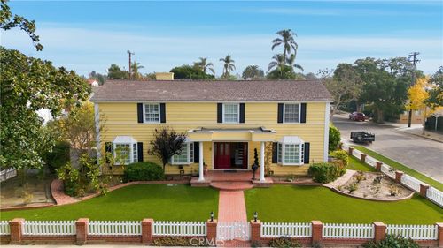 800 Santiago Ave, Long Beach, CA, 90804-4402 | Card Image