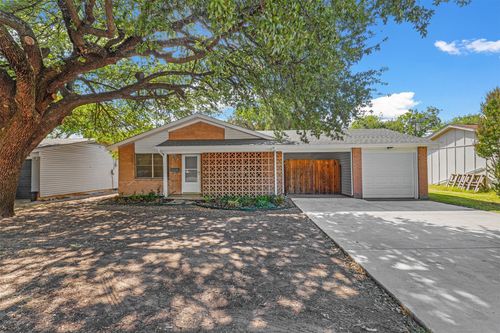 2825 N Story Rd, Irving, TX, 75062-4220 | Card Image