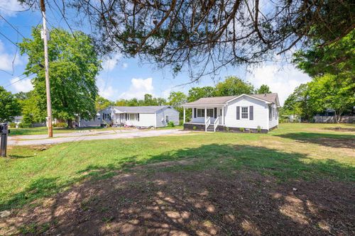 5 Lee Cir, Fort Oglethorpe, GA, 30742-3830 | Card Image