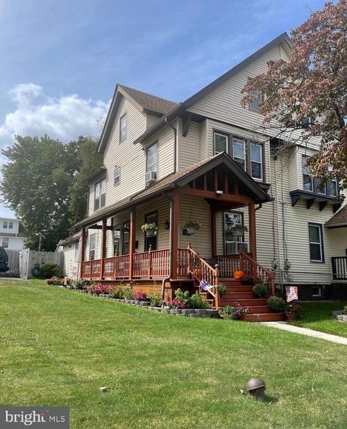 555 Velde Ave, PENNSAUKEN, NJ, 08110-3430 | Card Image