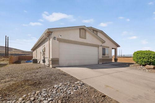2190 Camino Rincon Sw, Los Lunas, NM, 87031-8161 | Card Image