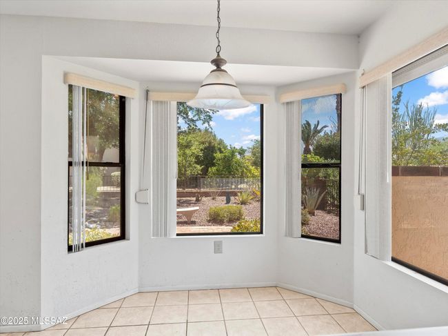 17-Breakfast Nook | Image 17