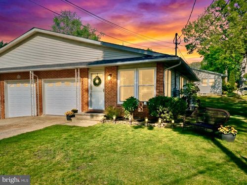 28 Dogwood Rd, Manahawkin, NJ, 08050-4926 | Card Image