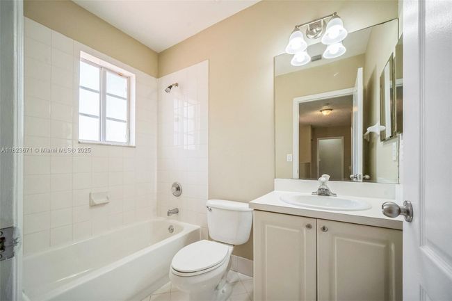 8995 Sw 213 Th St, House other with 4 bedrooms, 3 bathrooms and null parking in Cutler Bay FL | Image 12