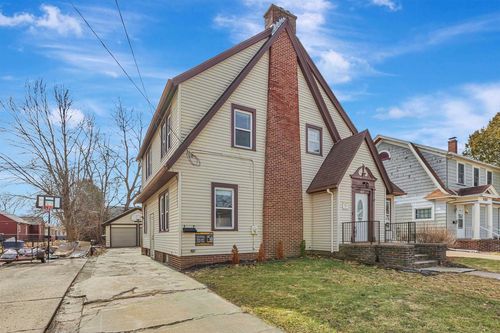 829 Prospect Avenue, OSHKOSH, WI, 54901 | Card Image