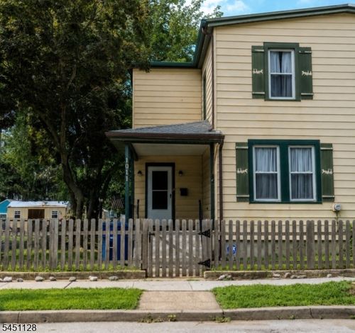 1011 W 4th St, Florence, NJ, 08518-1003 | Card Image