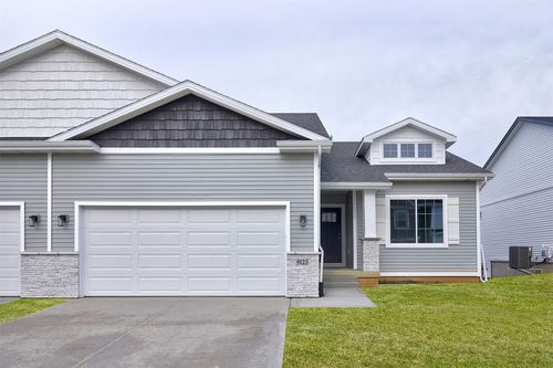 9123 Robinson Dr, West Des Moines, IA, 50266-8798 | Card Image