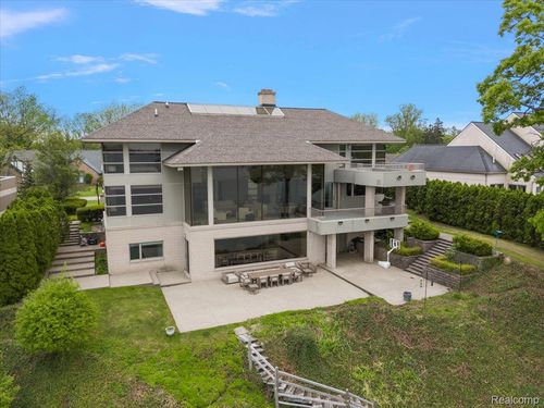 3468 Pine Estates Dr, West Bloomfield, MI, 48323-1953 | Card Image