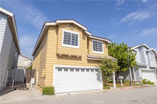 9155 Noble Ave, North Hills, CA, 91343-3401 | Card Image