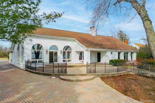 21774 E River Rd, Grosse Ile, MI, 48138-1336 | Card Image