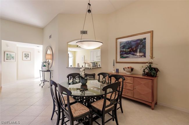 C-302 - 7048 Pelican Bay Boulevard, Condo with 2 bedrooms, 2 bathrooms and null parking in Naples FL | Image 6