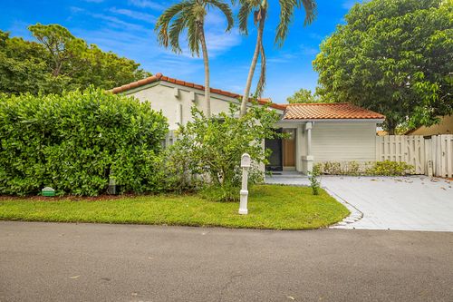 2780 Norfolk Pine Ct, Lake Worth, FL, 33462-2572 | Card Image