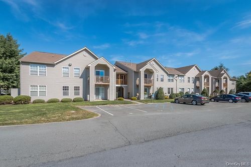 18 Revere Dr, Middletown, NY, 10940-6634 | Card Image