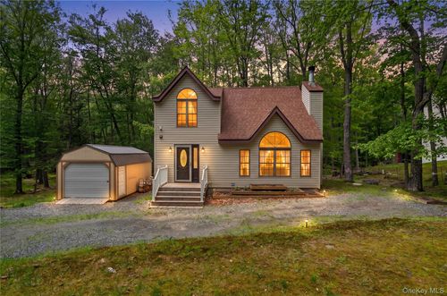 110 Ledgeview Drive, Out Of Area, PA, 18428 | Card Image