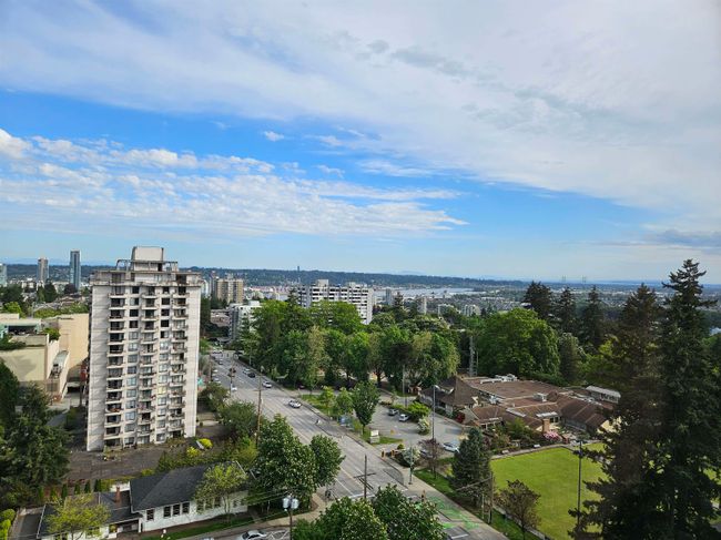 1705 - 740 Hamilton Street, Condo with 2 bedrooms, 1 bathrooms and 1 parking in New Westminster BC | Image 4